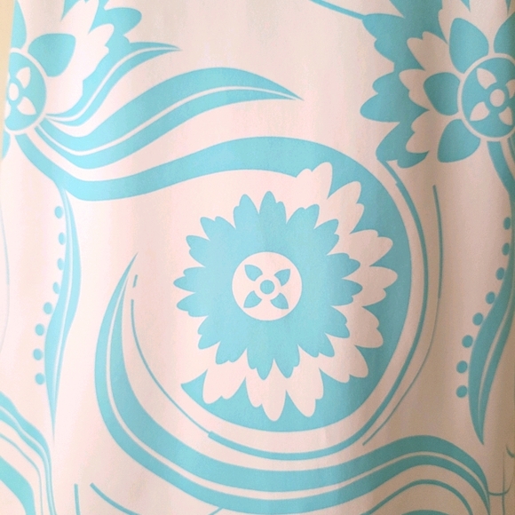 IZOD Sleeveless Top - Picture 11 of 12